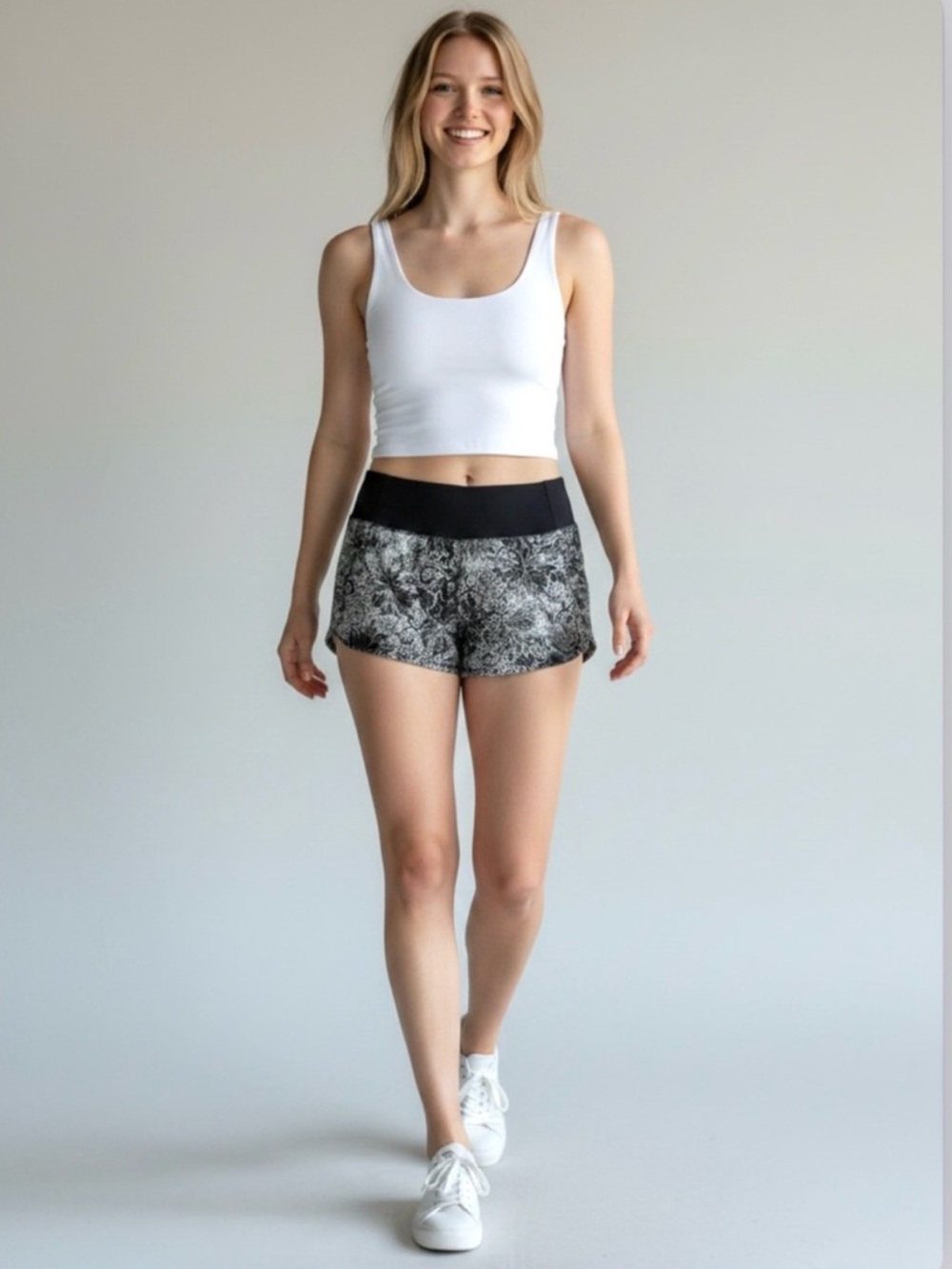 Lululemon Run Times Short II Serigraph Alpine Running Shorts White Black, Size 6